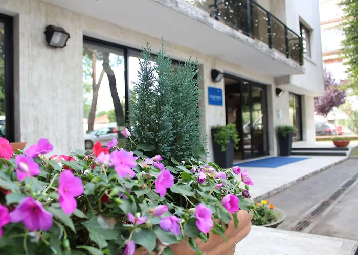 Club Hotel