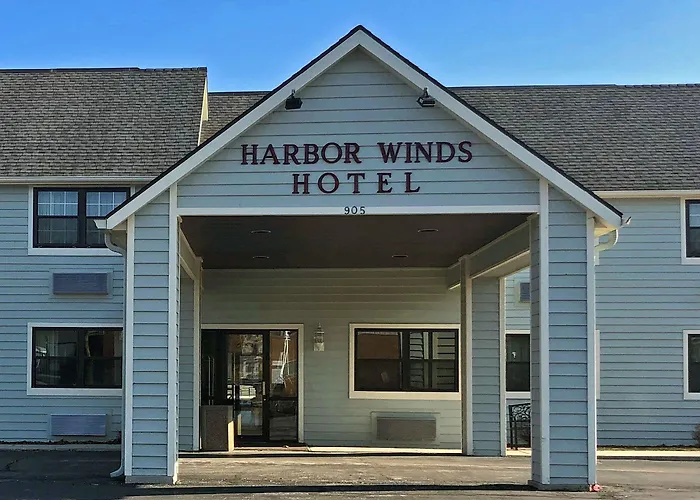 Harbor Winds Hotel (Adults Only)