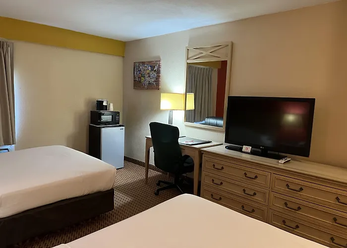 Walnut Hotels
