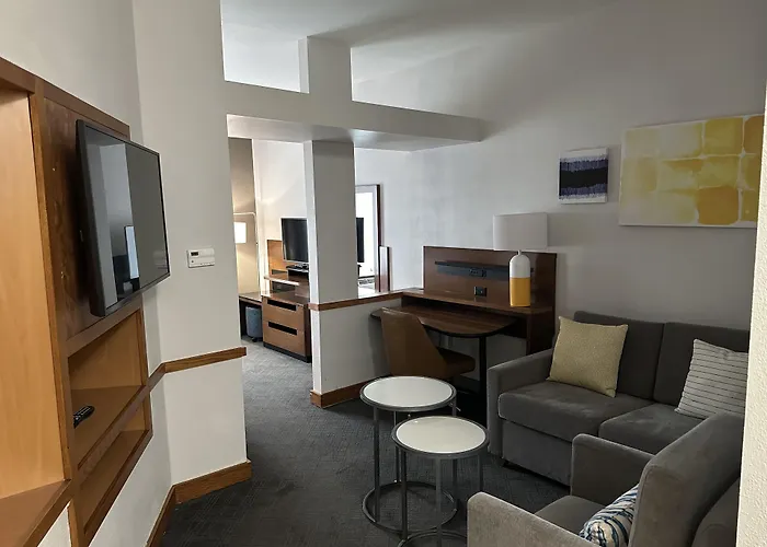 Hotels in Akron