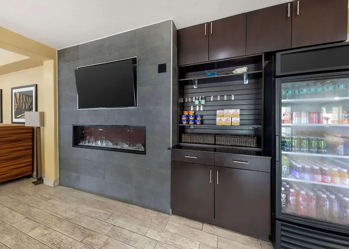 Best Western Greentree Inn & Suites