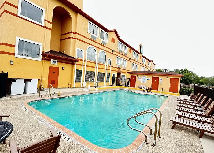 Quality Suites San Antonio Brooks City Base