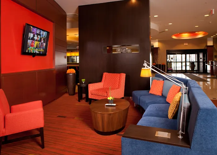 Courtyard By Marriott Boston Waltham Hotel