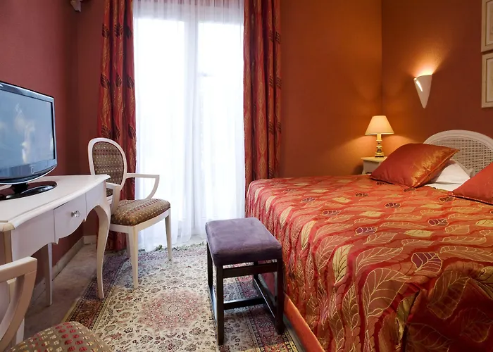 Hotel L'Olivier - Piscine & Parking Cannes