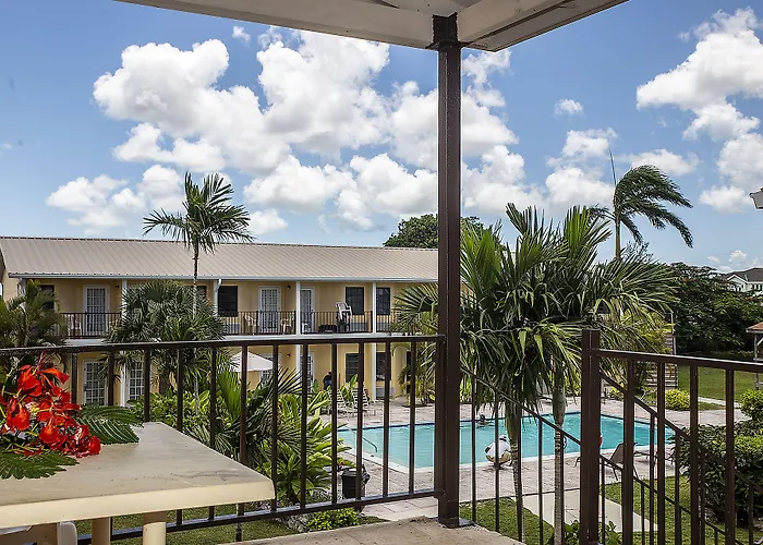Orange Hill Beach Inn Nasáu