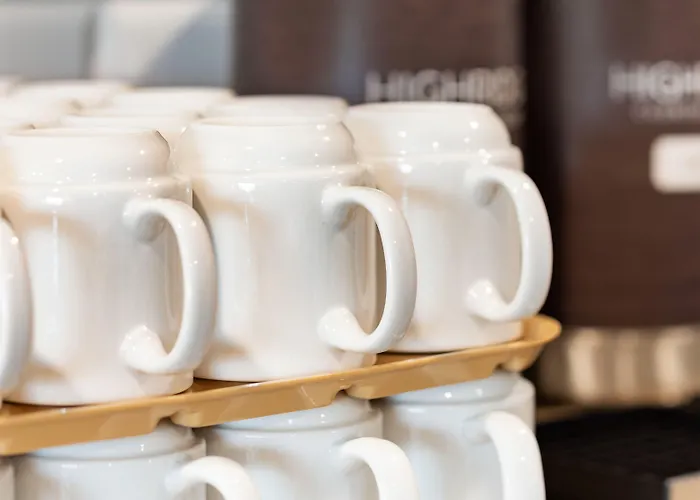Country Inn & Suites By Radisson, Pella, Ia