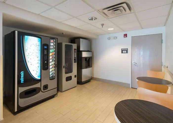 Hillsboro Hotels