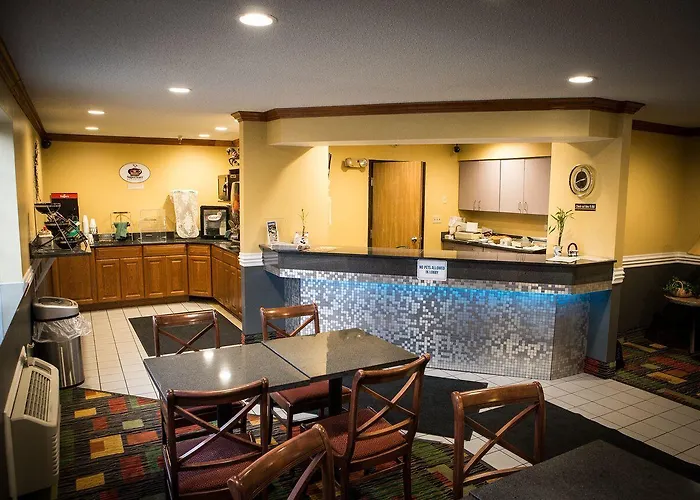 Anoka Hotels