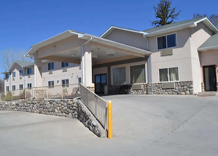 Cedaredge Hotels