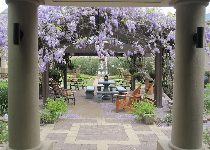 Round Top Boutique Hotels