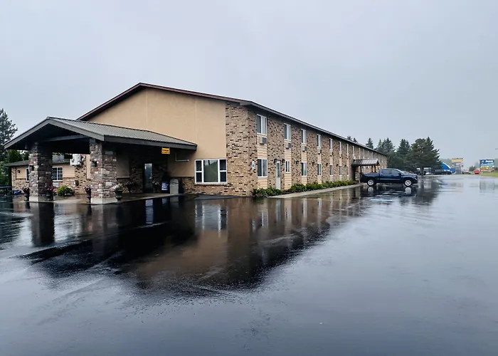 North Star Hotel Pictured Rocks Munising