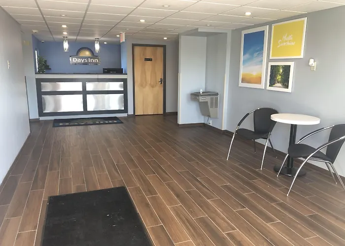 Days Inn By Wyndham Grove City Columbus South