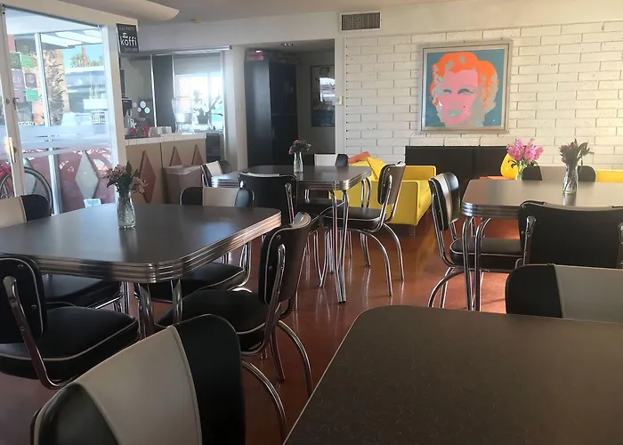 Palm Springs Rendezvous Hotel