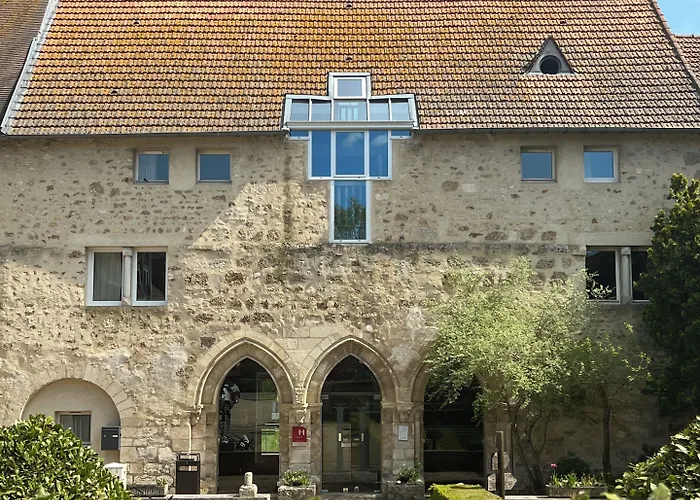 Lesigny (Seine-et-Marne) Hotels