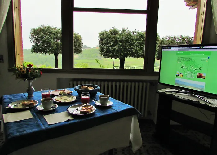 Hotel Sangallo B&B - Panoramic Position - Valley And Vineyard View- Family Run Montepulciano Stazione