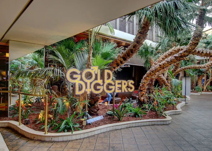 Golden Nugget Laughlin Hotel