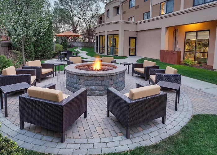 Courtyard By Marriott Providence Warwick Hotel