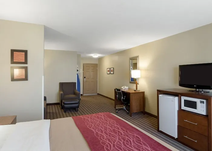 Comfort Inn & Suites Fayetteville-University Area