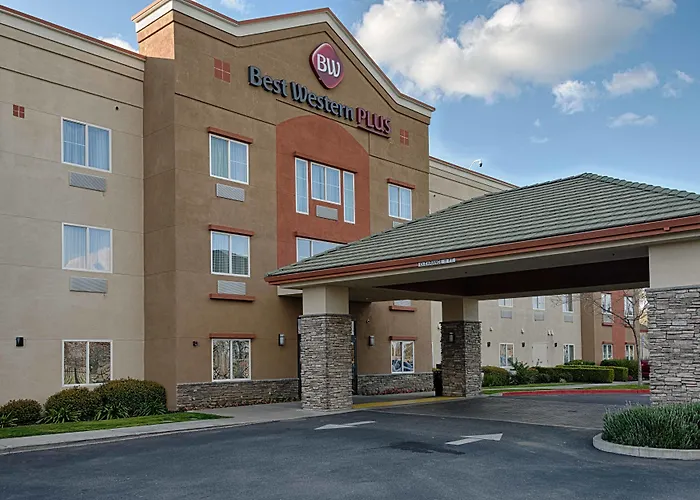 Oakley Hotels