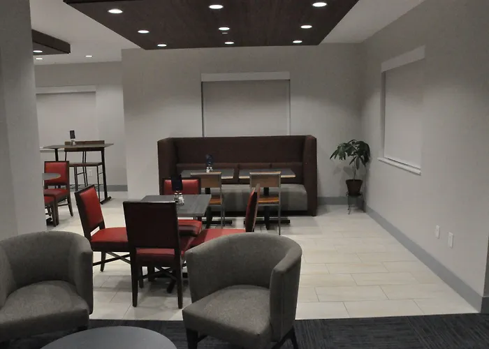 Holiday Inn Express & Suites Jackson By Ihg
