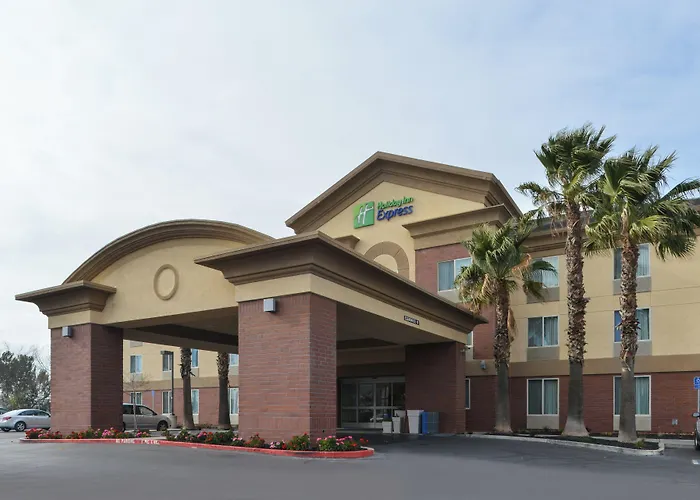 Holiday Inn Express Woodland By Ihg