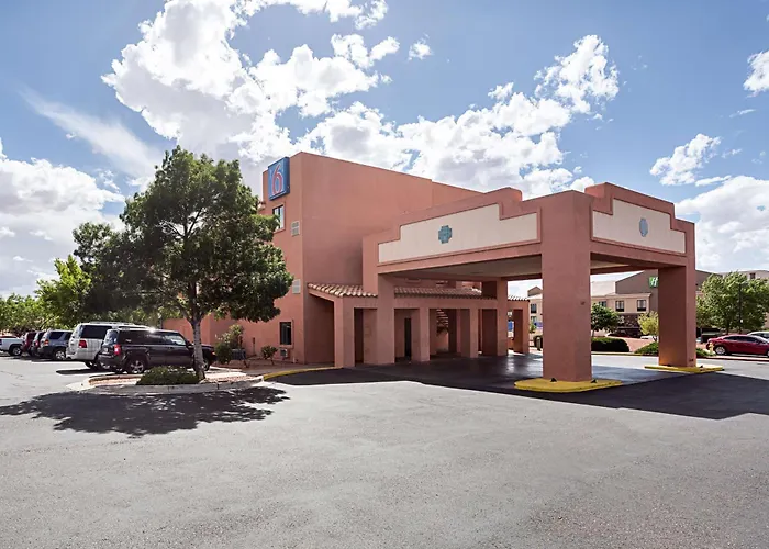 Motel 6-Page, Az