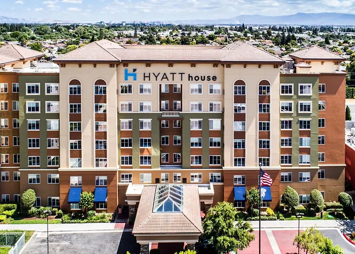 Hyatt House Santa Clara Hotel