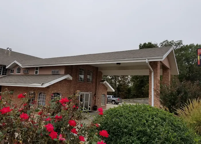 Rodeway Inn Branson, Brick House