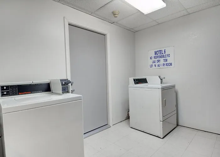 Motel 6-Denison, Tx
