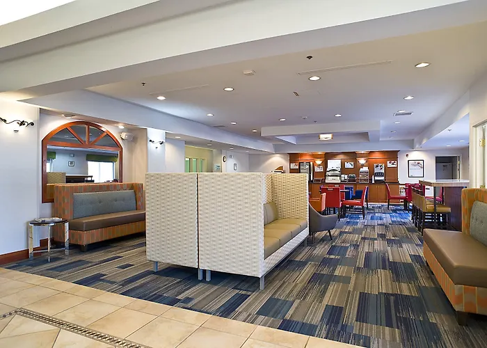 Holiday Inn Express & Suites Vermillion By Ihg