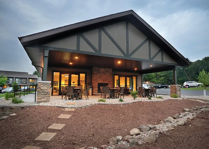 Sunset Bay Resort & Suites Lake Delton