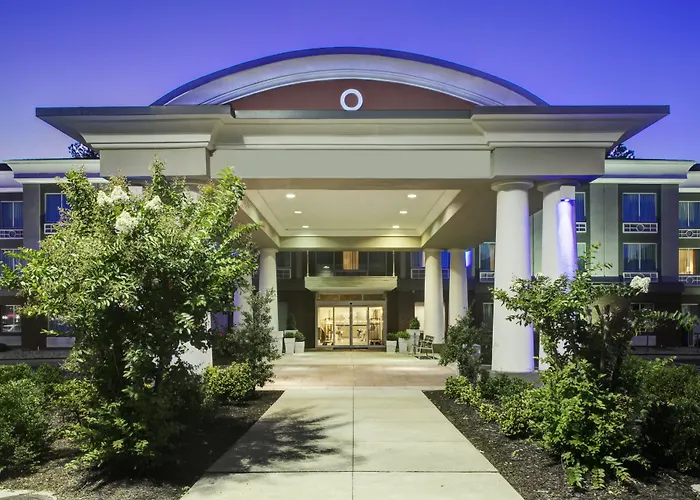 Holiday Inn Express Hotel & Suites Emporia By Ihg