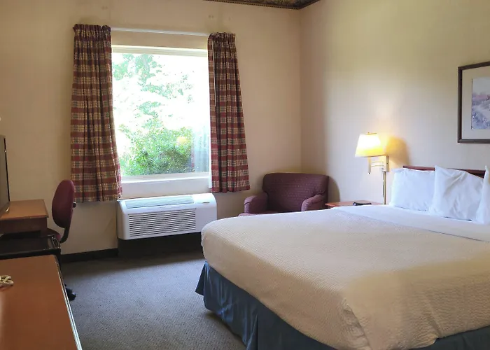 West Liberty Hotels