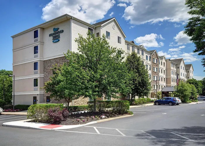 Eatontown Hotels