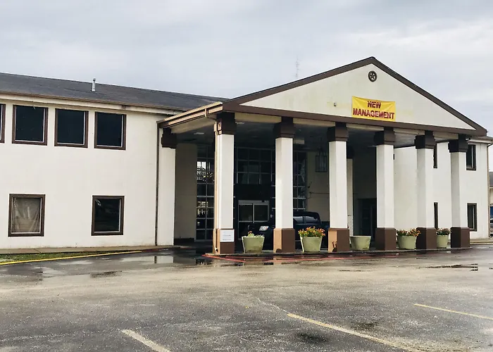 Monsoon Inn Beaumont