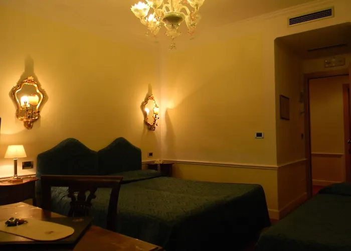 Hotel Pantalon Venice