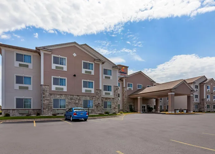 Delavan Hotels