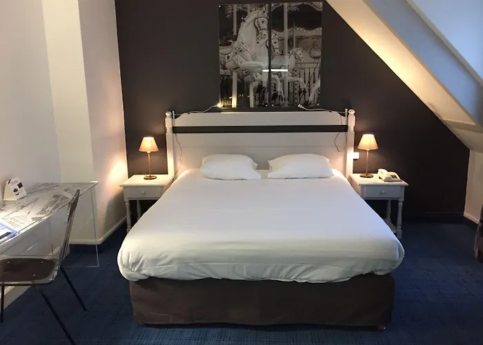Hotel Le Cardinal Rueil Centre
