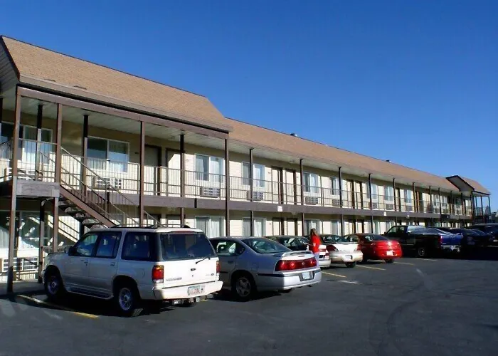 Dude & Roundup Motel West Yellowstone