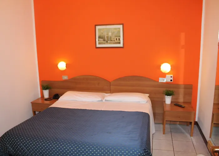 Hotel Catalani E Madrid Milán