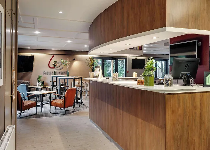 Fouquieres-les-Bethune Hotels