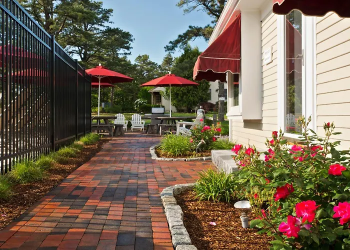 Wellfleet Motel & Lodge