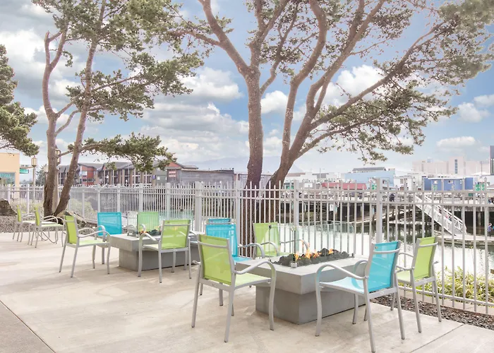 Holiday Inn Express Hotel & Suites Seaside Convention Center By Ihg