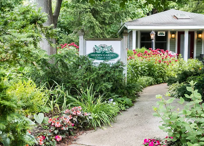 Hidden Garden Cottages & Suites Saugatuck