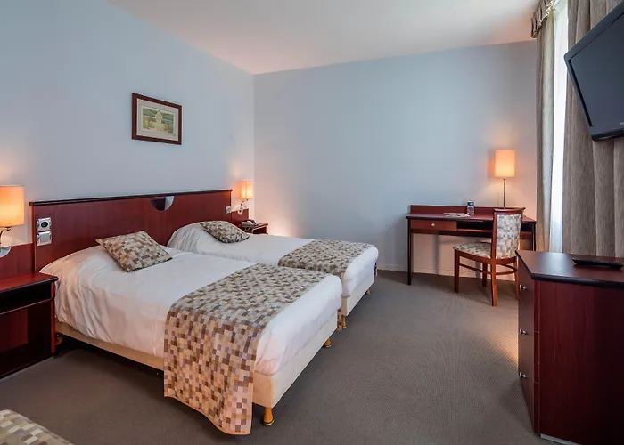 Neris-les-Bains Hotels