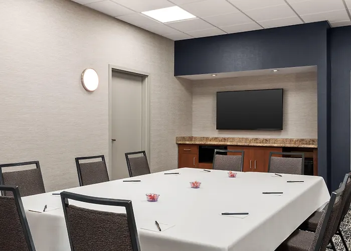 Courtyard By Marriott Columbia Hotel