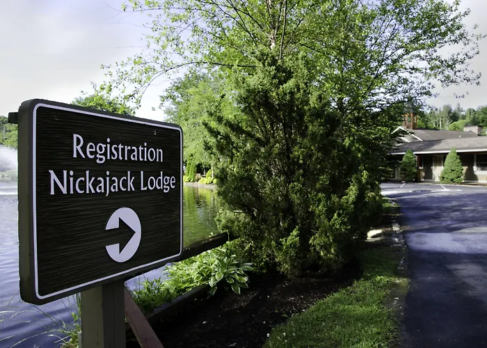 Village Inn - Blowing Rock