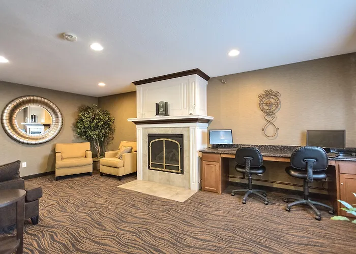 Pleasant Hill Hotels