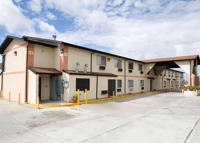 Super 8 By Wyndham Rawlins Wyoming Motel