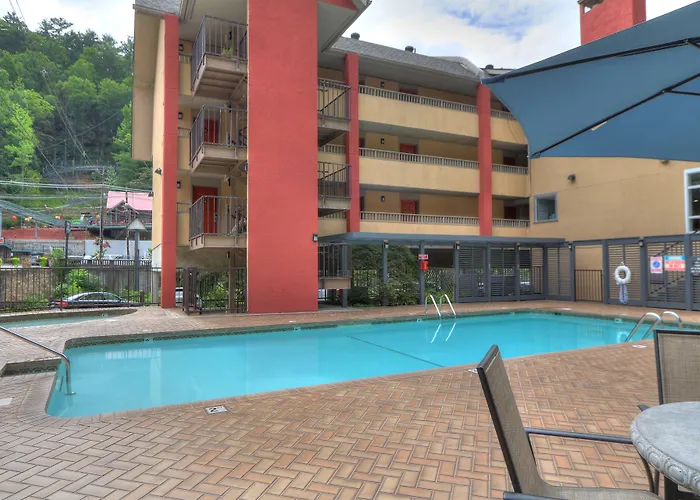 Gatlinburg River Inn